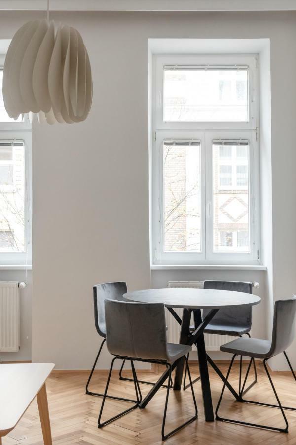 Universum Apartment 2 Vienna Exterior photo