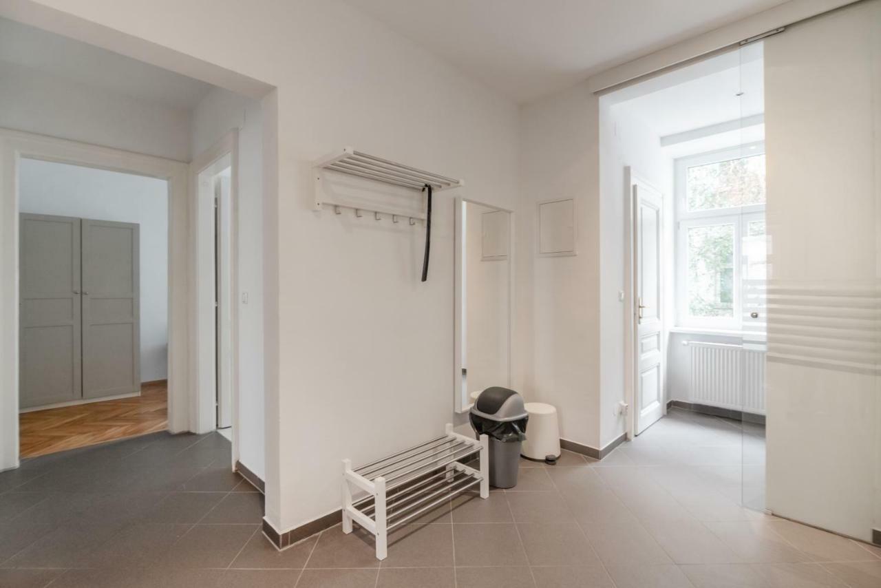 Universum Apartment 2 Vienna Exterior photo